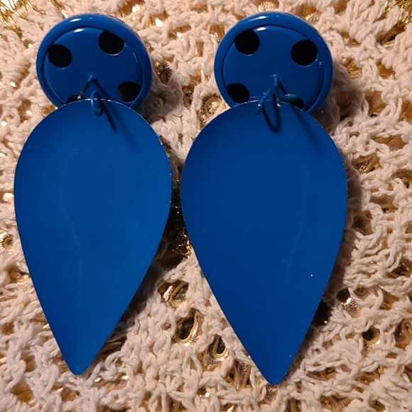 NWOT/Unique Retro "Rear Drop" Earrings - Picture 3 of 3